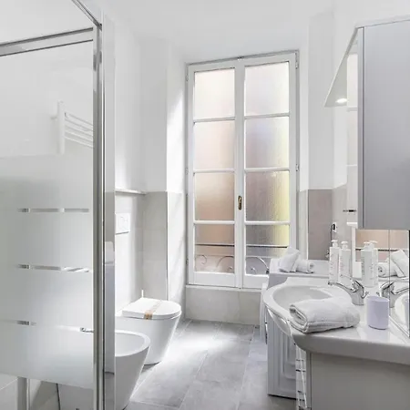 Apartment Luminous And Charming In Center Genoa