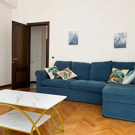 Luminous And Charming In Center Genova