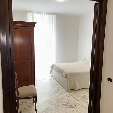 Luminous And Charming In Center Apartment *